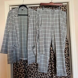 Stylish Black and White Checkered Women's Pantsuit